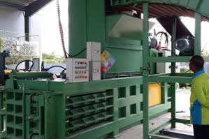 Semi-automatic Balers